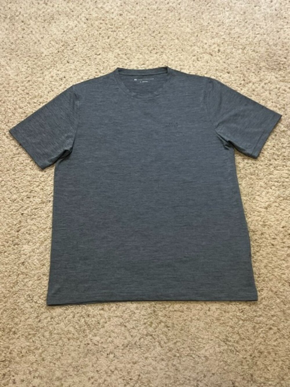 Travis Mathew Men's Gray Heater Pro Tee Shirt Size Large L EUC Workout Active